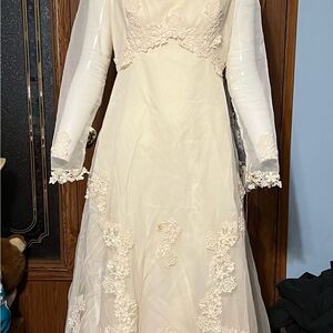 Vintage 70’s Wedding Dress and Veil